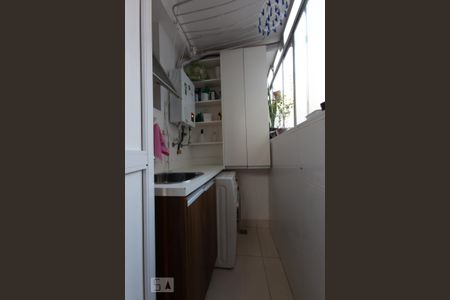 Apartamento para alugar com 73m², 2 quartos e 1 vaga Apartamento para alugar com 73m², 2 quartos e 1 vagaÁrea de serviço