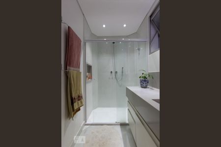 Apartamento para alugar com 73m², 2 quartos e 1 vaga Apartamento para alugar com 73m², 2 quartos e 1 vagaBanheiro social