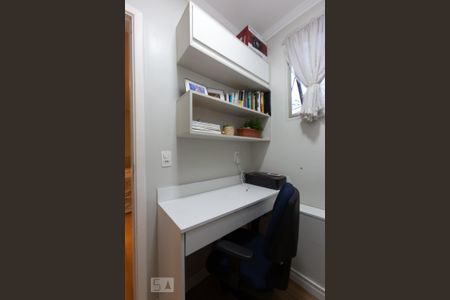 Closet/Escritório da Suíte de apartamento para alugar com 2 quartos, 73m² em Vila Nova Conceição, São Paulo
