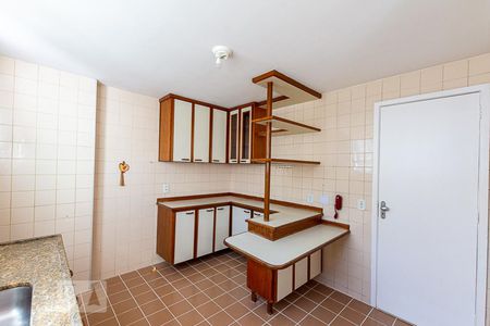 Apartamento à venda com 130m², 3 quartos e 2 vagasCozinha