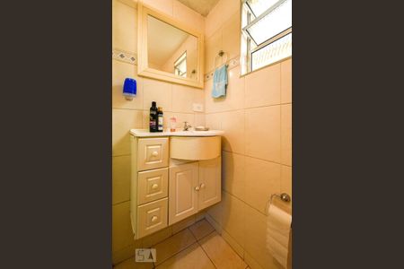 Casa para alugar com 61m², 2 quartos e sem vaga Casa para alugar com 61m², 2 quartos e sem vagaBanheiro
