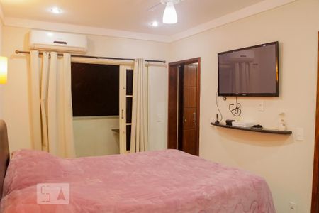 Casa à venda com 300m², 4 quartos e sem vaga Casa à venda com 300m², 4 quartos e sem vagaquarto 2 suíte