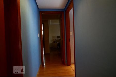 Corredor dormitorios de apartamento à venda com 3 quartos, 153m² em Planalto, Porto Alegre