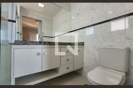 Apartamento à venda com 86m², 2 quartos e 2 vagasBanheiro da suíte
