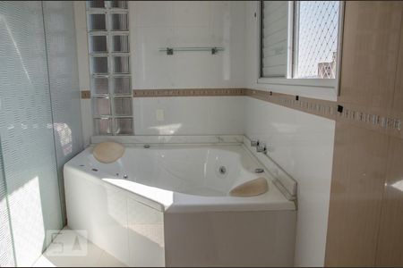 Apartamento para alugar com 130m², 3 quartos e 2 vagas Apartamento para alugar com 130m², 3 quartos e 2 vagasBanheiro da Suíte 2