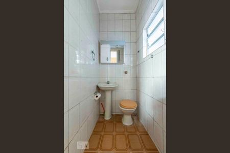 Casa à venda com 50m², 1 quarto e sem vaga Casa à venda com 50m², 1 quarto e sem vagaBanheiro