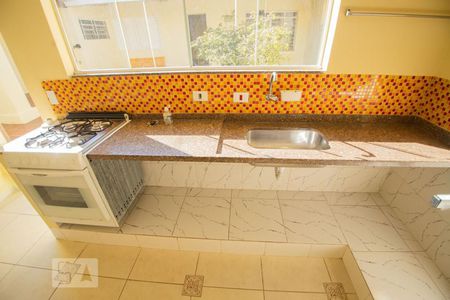 Casa à venda com 150m², 2 quartos e 2 vagascozinha