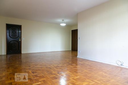 Apartamento à venda com 130m², 2 quartos e 1 vaga Apartamento à venda com 130m², 2 quartos e 1 vagaSala