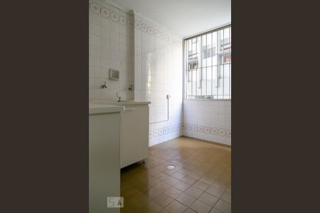 Apartamento à venda com 130m², 2 quartos e 1 vaga Apartamento à venda com 130m², 2 quartos e 1 vagaÁrea de serviço