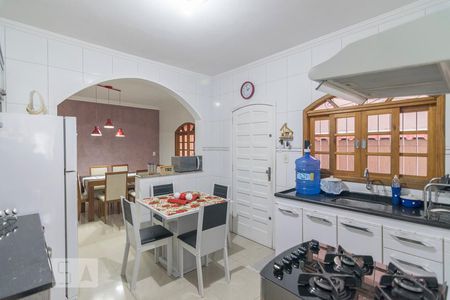 Casa à venda com 235m², 4 quartos e 5 vagasCozinha