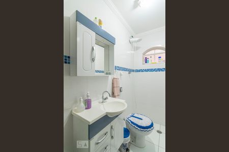 Casa à venda com 235m², 4 quartos e 5 vagasBanheiro 2