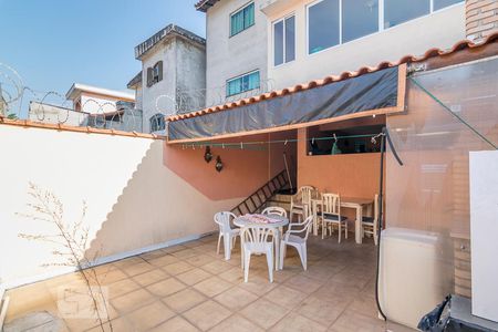 Casa à venda com 235m², 4 quartos e 5 vagasQuintal com Churrasqueira