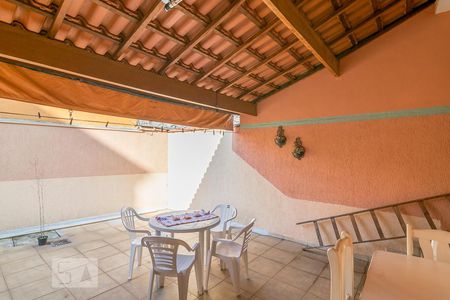 Casa à venda com 235m², 4 quartos e 5 vagasQuintal com Churrasqueira