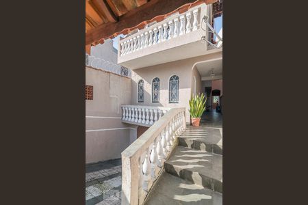 Casa à venda com 235m², 4 quartos e 5 vagasFachada