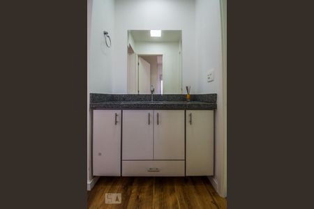 Banheiro de apartamento para alugar com 1 quarto, 35m² em Vila Eliza, Campinas