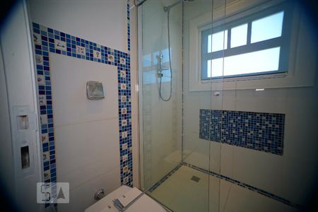 Casa à venda com 500m², 5 quartos e 5 vagasSuite 1 - Banheiro