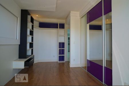 Casa à venda com 500m², 5 quartos e 5 vagasSuite 2