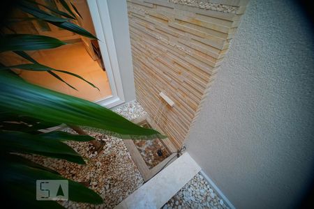 Casa à venda com 500m², 5 quartos e 5 vagasEscada para o segundo andar