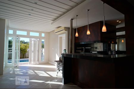 Sala de casa à venda com 5 quartos, 500m² em Jardim Itu, Porto Alegre