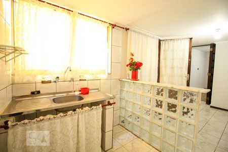 Cozinha de casa para alugar com 2 quartos, 50m² em Vila Pereira Barreto, São Paulo