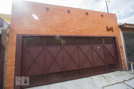 Casa à venda com 280m², 4 quartos e 2 vagasFachada