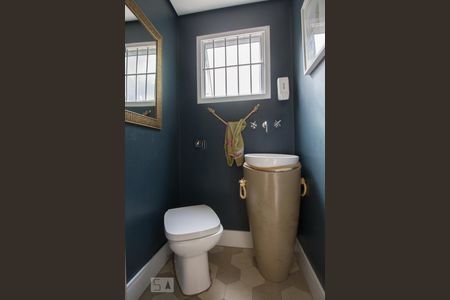 Casa à venda com 280m², 4 quartos e 2 vagasLavabo