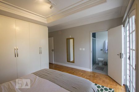 Casa à venda com 280m², 4 quartos e 2 vagasSuíte