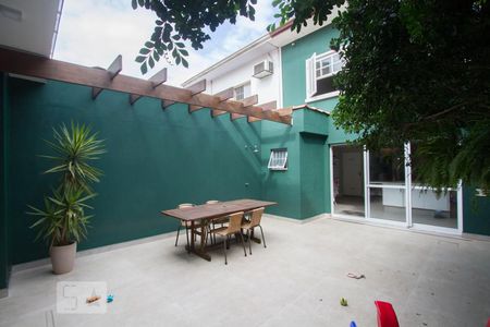 Casa à venda com 280m², 4 quartos e 2 vagasQuintal
