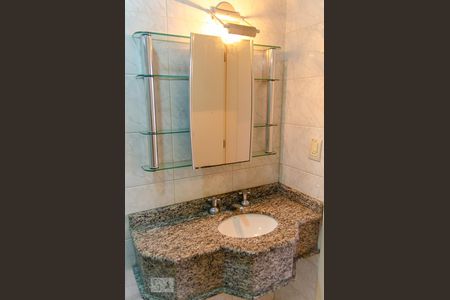 Casa de condomínio à venda com 90m², 2 quartos e 1 vagaBanheiro