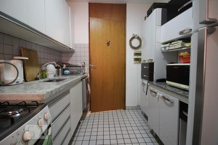 Apartamento à venda com 94m², 3 quartos e 2 vagasCozinha