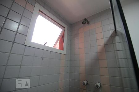 Apartamento à venda com 94m², 3 quartos e 2 vagasChuveiro