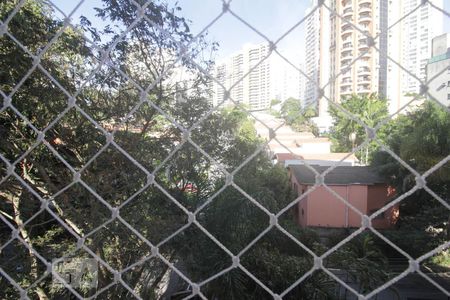 Apartamento à venda com 94m², 3 quartos e 2 vagasVista da suíte 2