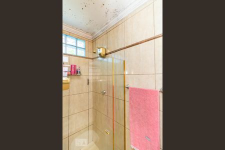 Casa à venda com 465m², 5 quartos e 3 vagas Casa à venda com 465m², 5 quartos e 3 vagasBanheiro da Suíte - Casa 01