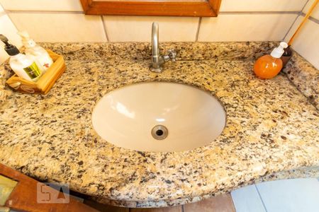 Casa à venda com 465m², 5 quartos e 3 vagas Casa à venda com 465m², 5 quartos e 3 vagasPia do Banheiro Externo - Casa 02