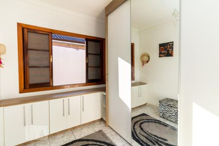 Casa à venda com 465m², 5 quartos e 3 vagas Casa à venda com 465m², 5 quartos e 3 vagasQuarto 01 - Casa 01