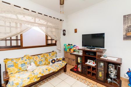 Casa à venda com 465m², 5 quartos e 3 vagas Casa à venda com 465m², 5 quartos e 3 vagasSala - Casa 02