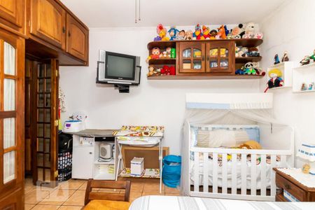 Casa à venda com 465m², 5 quartos e 3 vagas Casa à venda com 465m², 5 quartos e 3 vagasQuarto - Casa 02