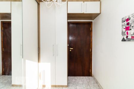 Casa à venda com 465m², 5 quartos e 3 vagas Casa à venda com 465m², 5 quartos e 3 vagasQuarto 01 - Casa 01