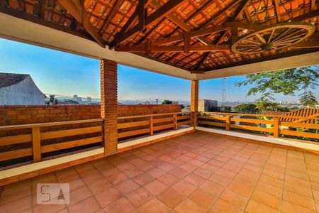 Casa à venda com 465m², 5 quartos e 3 vagas Casa à venda com 465m², 5 quartos e 3 vagasTerraço - Casa 02