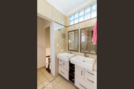 Casa à venda com 465m², 5 quartos e 3 vagas Casa à venda com 465m², 5 quartos e 3 vagasBanheiro da Suíte - Casa 01