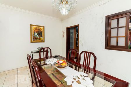 Casa à venda com 465m², 5 quartos e 3 vagas Casa à venda com 465m², 5 quartos e 3 vagascopa- Casa 01