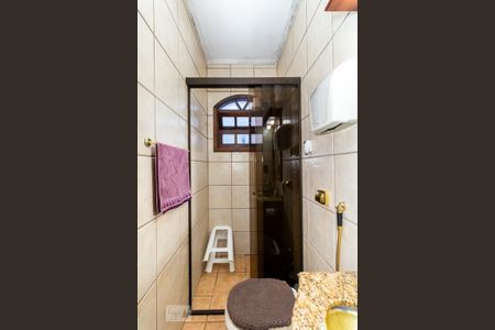 Casa à venda com 465m², 5 quartos e 3 vagas Casa à venda com 465m², 5 quartos e 3 vagasBanheiro - Casa 02