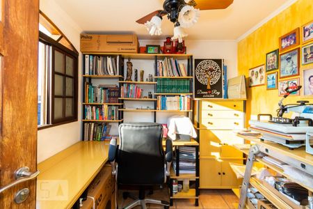 Casa à venda com 465m², 5 quartos e 3 vagas Casa à venda com 465m², 5 quartos e 3 vagasQuarto Externo - Casa 02