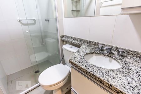 Banheiro de kitnet/studio para alugar com 1 quarto, 20m² em República, São Paulo