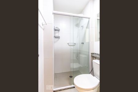 Banheiro de kitnet/studio para alugar com 1 quarto, 20m² em República, São Paulo