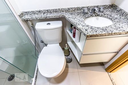 Banheiro de kitnet/studio para alugar com 1 quarto, 20m² em República, São Paulo