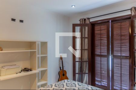 Casa à venda com 255m², 4 quartos e 3 vagas Casa à venda com 255m², 4 quartos e 3 vagasQuarto 2 - Suíte