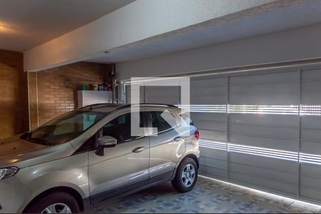 Casa à venda com 255m², 4 quartos e 3 vagas Casa à venda com 255m², 4 quartos e 3 vagasGaragem