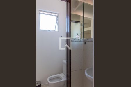 Casa à venda com 255m², 4 quartos e 3 vagas Casa à venda com 255m², 4 quartos e 3 vagasBanheiro de Serviço