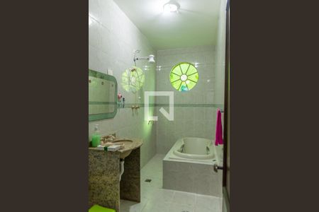 Casa à venda com 255m², 4 quartos e 3 vagas Casa à venda com 255m², 4 quartos e 3 vagasBanheiro da Suíte